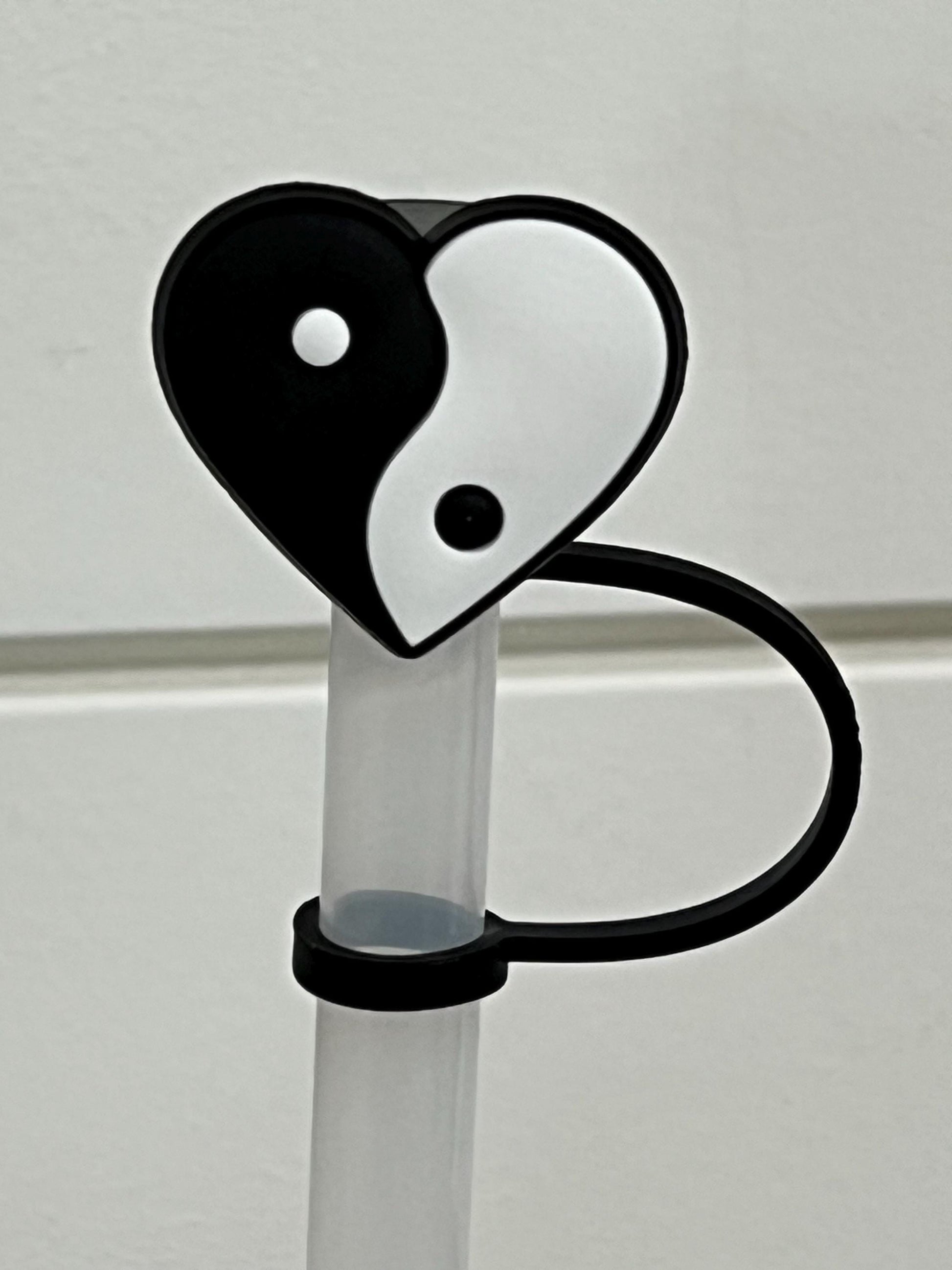Ying yang heart straw topper (10mm)