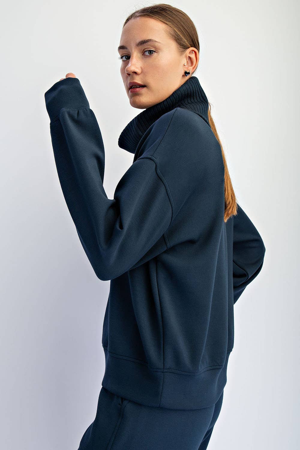 MODAL SCUBA LUXE V-TURTLENECK