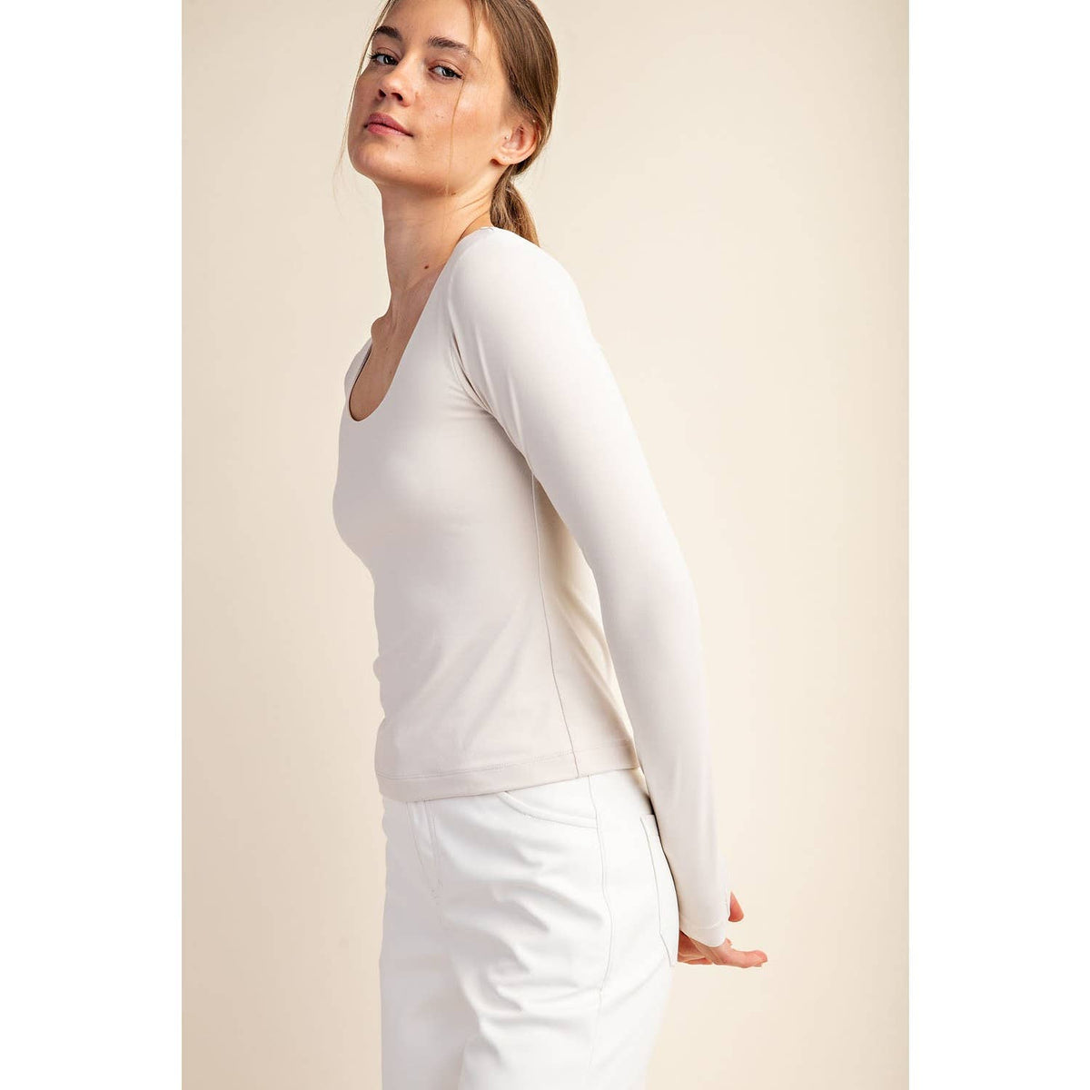 BUTTER ROUND NECK TOP