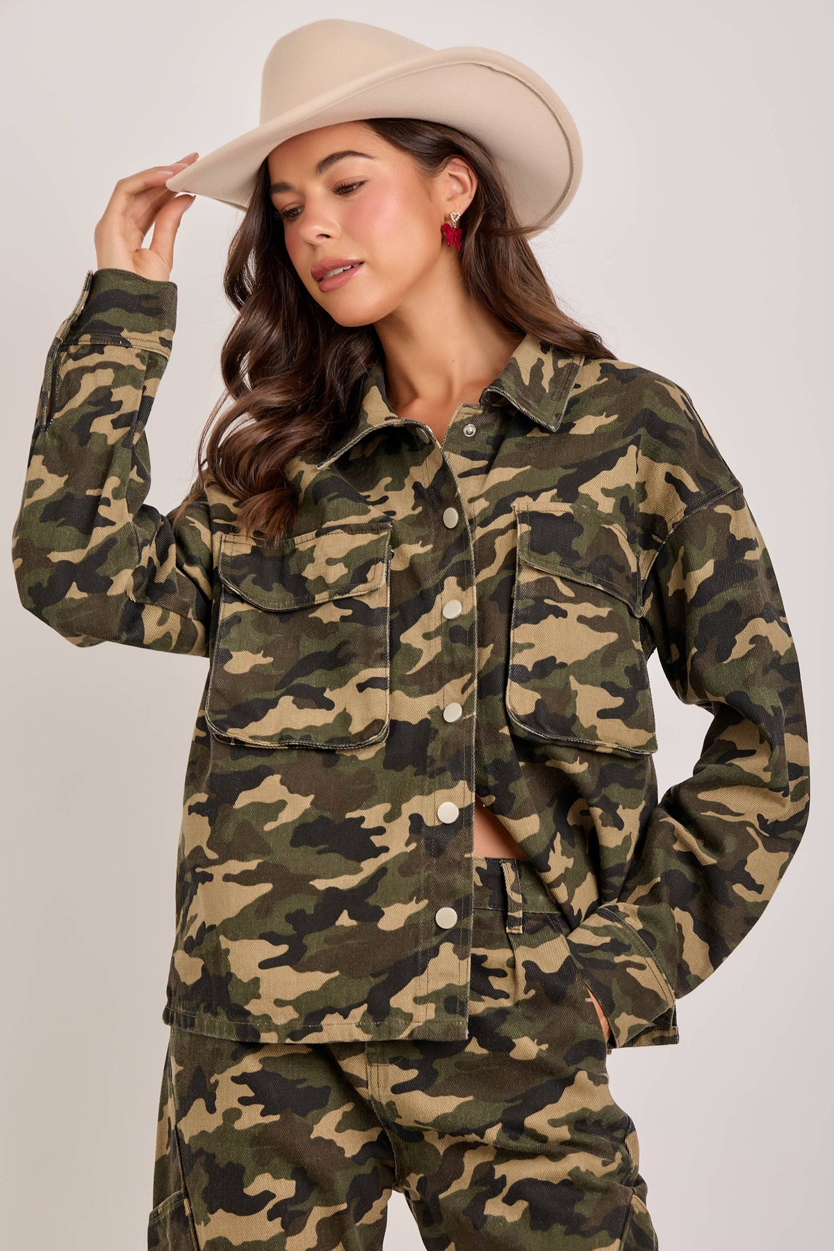 CAMOUFLAGE SHACKET WITH UTILITY BIG 3D POCKETS
