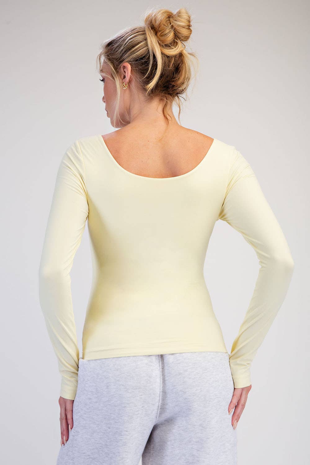 BUTTER ROUND NECK TOP