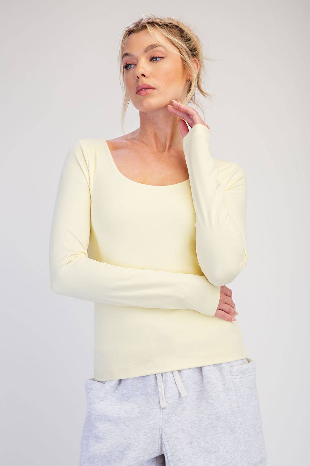 BUTTER ROUND NECK TOP