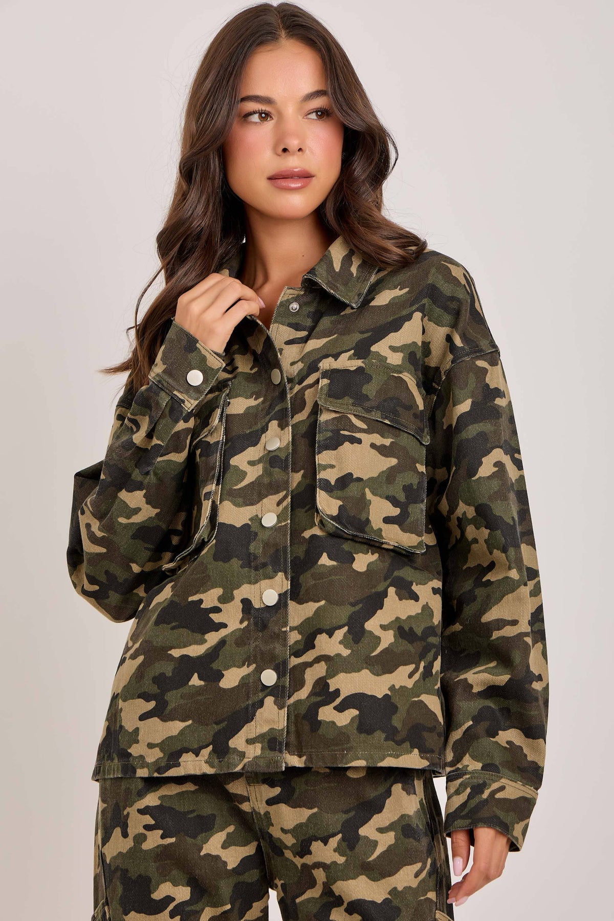 CAMOUFLAGE SHACKET WITH UTILITY BIG 3D POCKETS