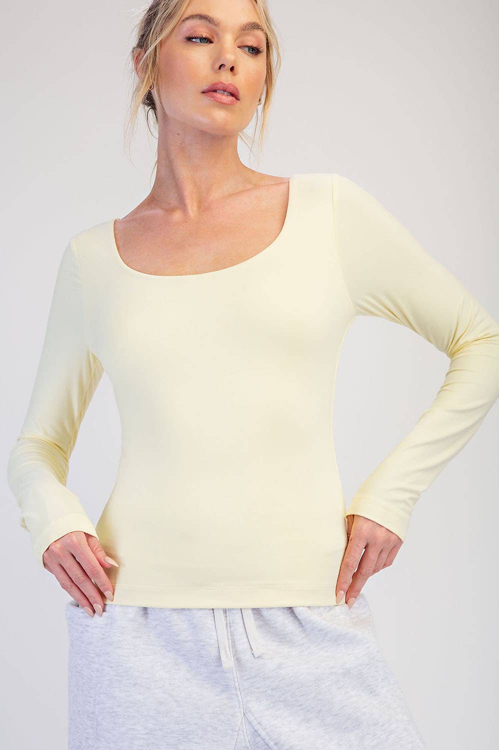 BUTTER ROUND NECK TOP