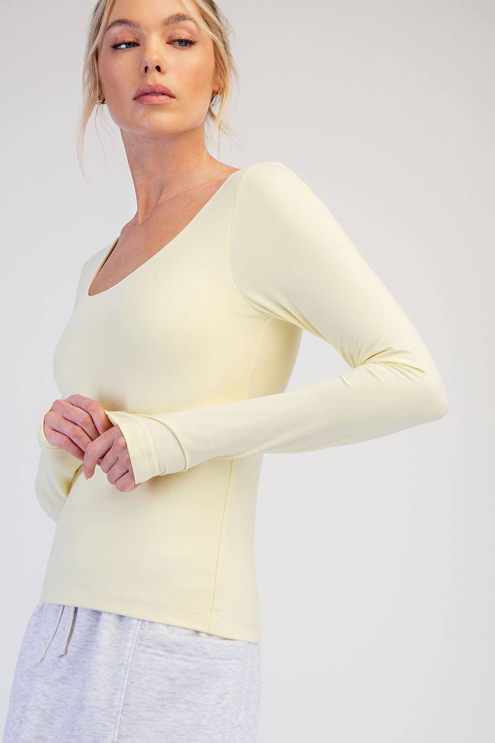 BUTTER ROUND NECK TOP