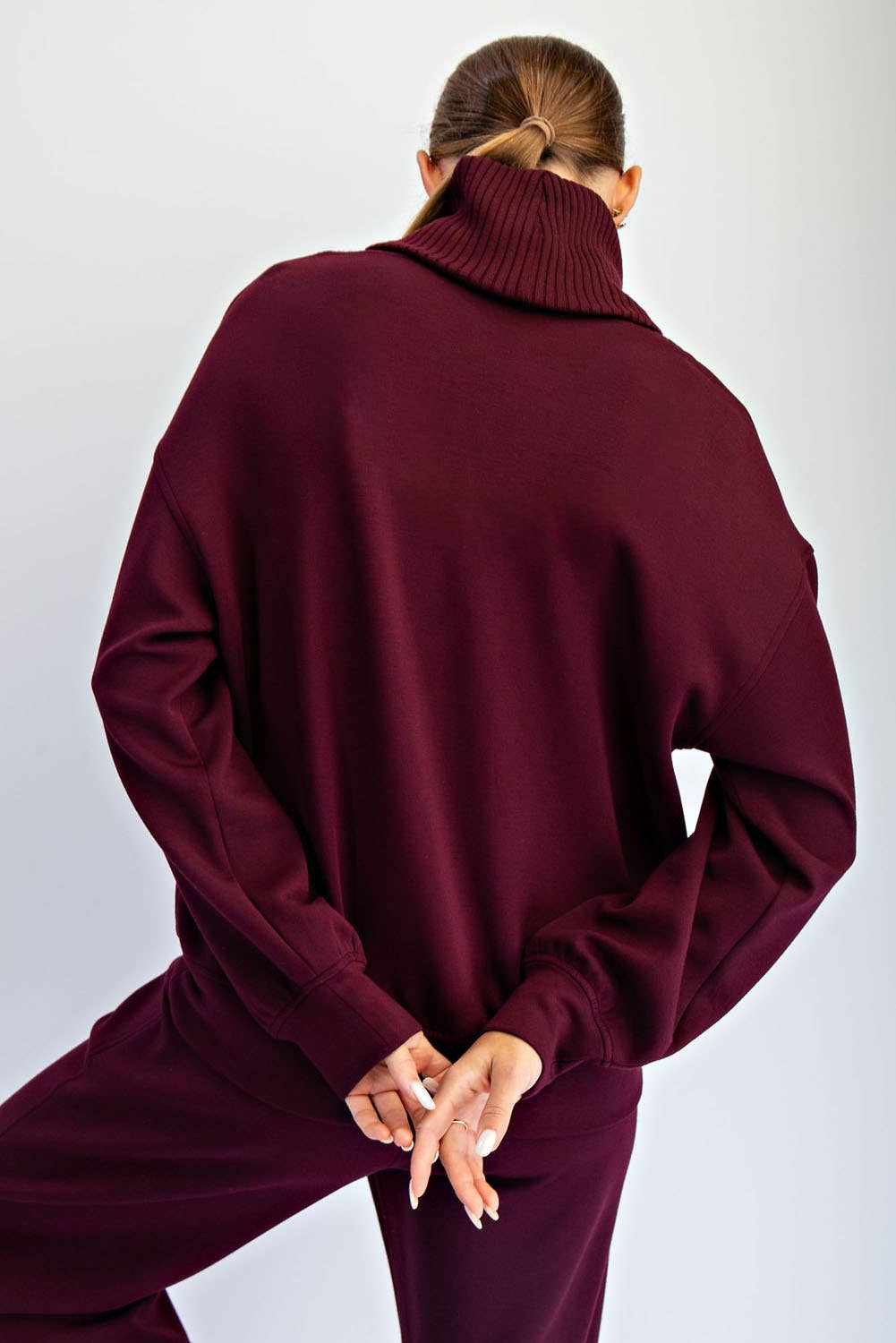 MODAL SCUBA LUXE V-TURTLENECK